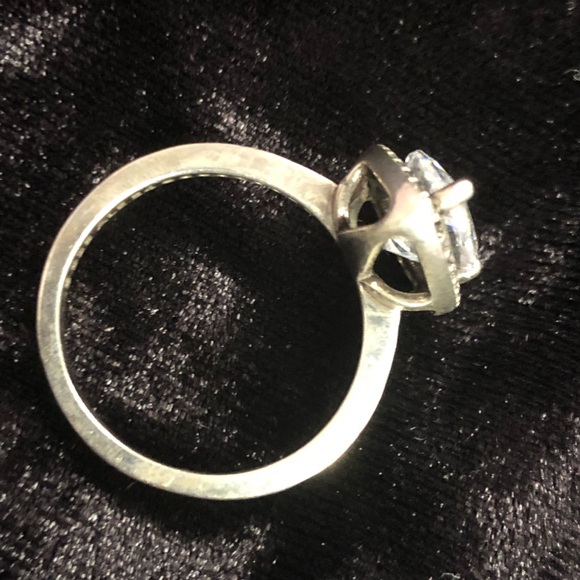 Pandora tear drop shaped ring - Picture 3 of 10